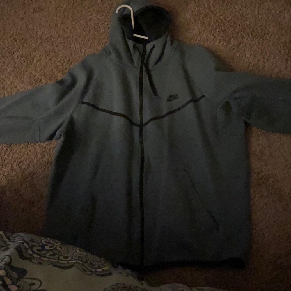 Nike tech sweater